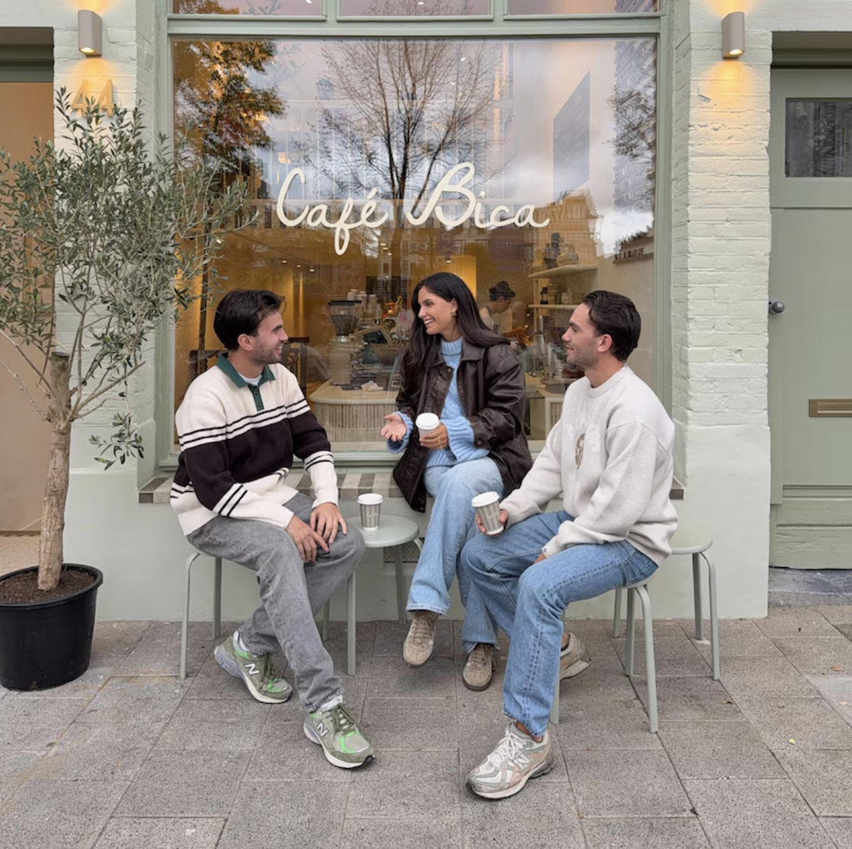 Van influencer naar horecaondernemer: Kae Sutherland opent Café Bica in Amsterdam Oost