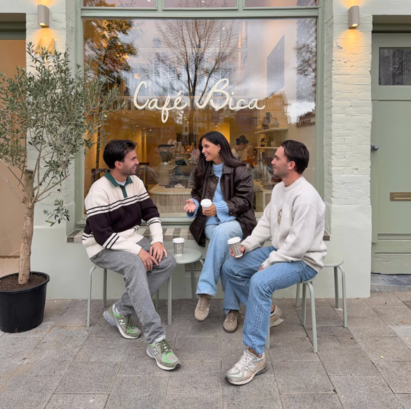 Van influencer naar horecaondernemer: Kae Sutherland opent Café Bica in Amsterdam Oost